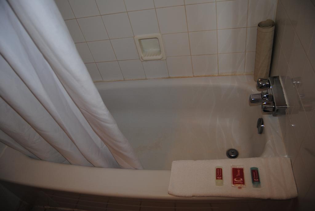 Economy Inn Едмонтон Екстер'єр фото