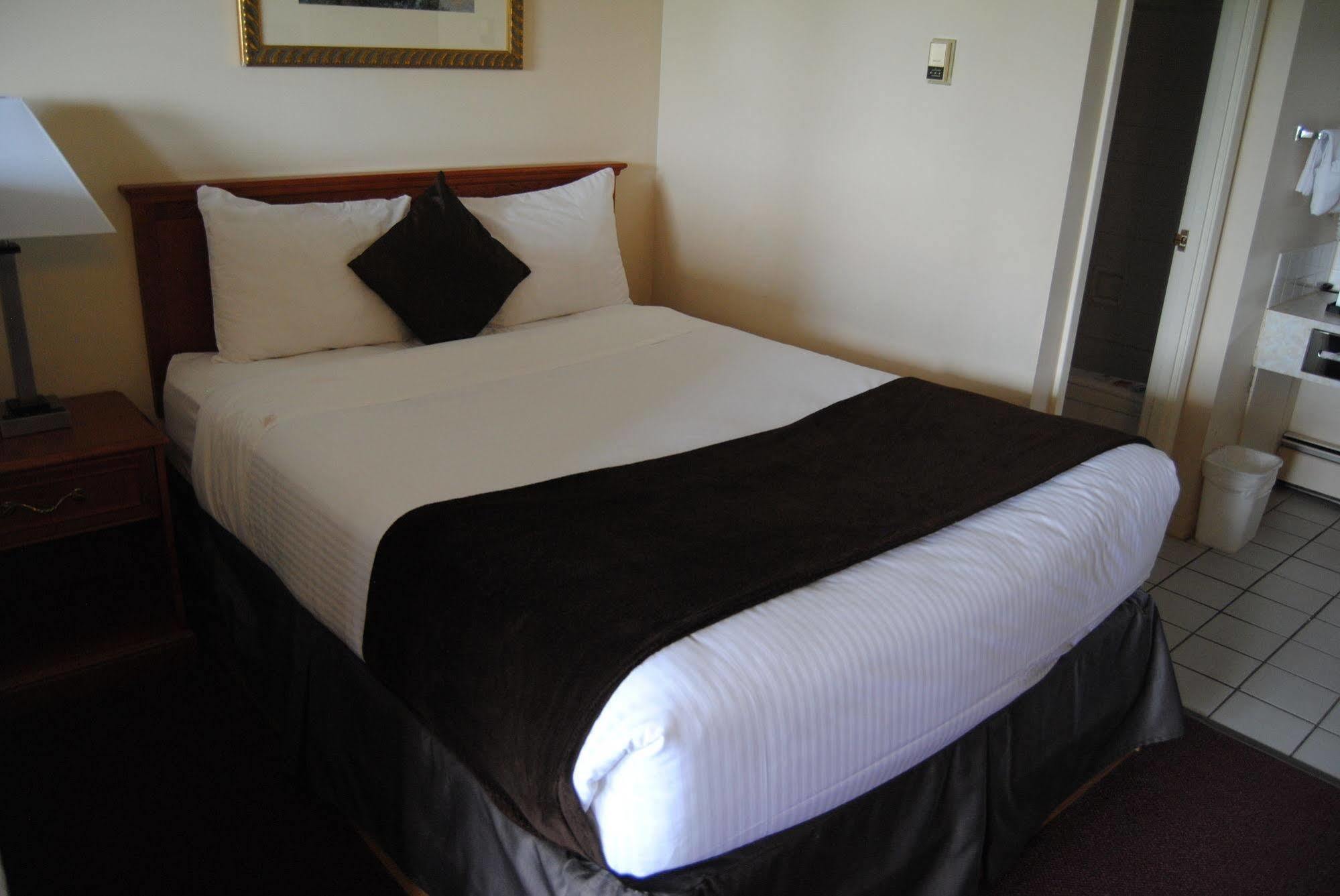 Economy Inn Едмонтон Екстер'єр фото